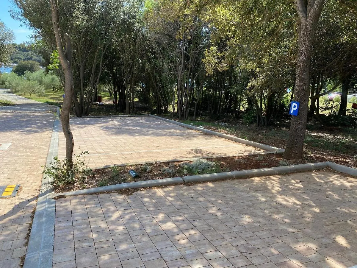 Campsite Piccolo Banjole 0*,  Croatia